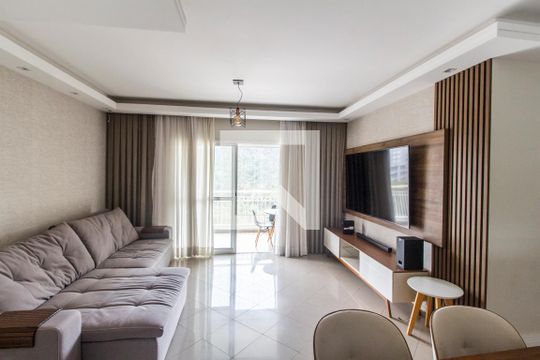 Sala de TV de apartamento à venda com 3 quartos, 110m² em Tamboré, Santana de Parnaíba