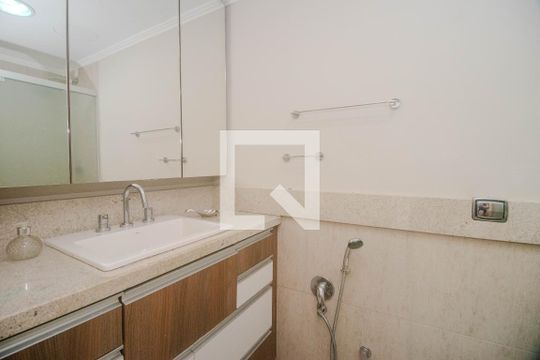 Banheiro da Suíte de apartamento à venda com 3 quartos, 116m² em Petrópolis, Porto Alegre