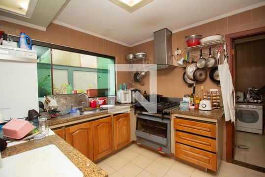 Cozinha de casa à venda com 4 quartos, 360m² em City América, São Paulo