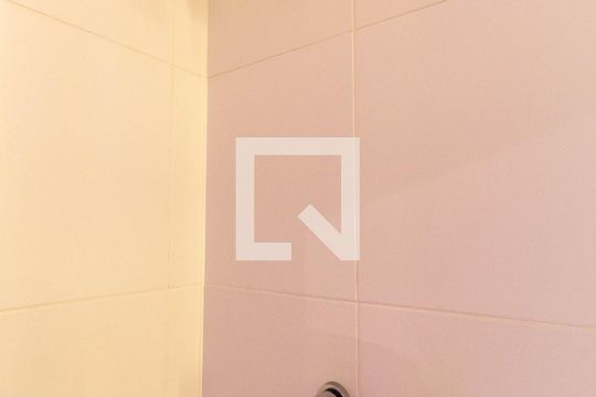 Banheiro de apartamento à venda com 2 quartos, 64m² em Barra Funda, São Paulo