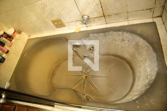 Banheiro de kitnet/studio para alugar com 1 quarto, 45m² em Anchieta, São Bernardo do Campo