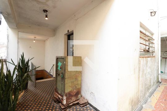 Área Externa de casa para alugar com 3 quartos, 380m² em Vila Aurora (zona Norte), São Paulo