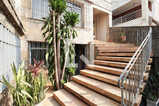 Fachada de casa à venda com 3 quartos, 380m² em Vila Aurora (zona Norte), São Paulo