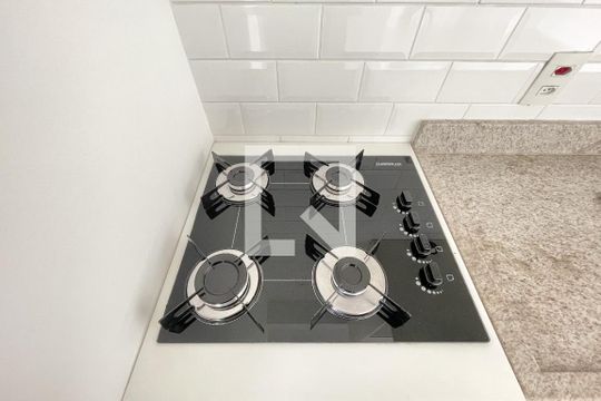 Cozinha de apartamento para alugar com 1 quarto, 39m² em Sumarezinho, São Paulo