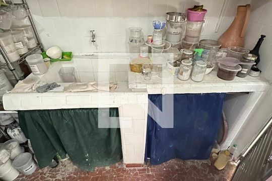 Sala/Cozinha Edicula de casa à venda com 2 quartos, 300m² em Vila Sonia, São Paulo