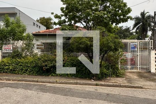 Fachada de casa à venda com 2 quartos, 300m² em Vila Sonia, São Paulo