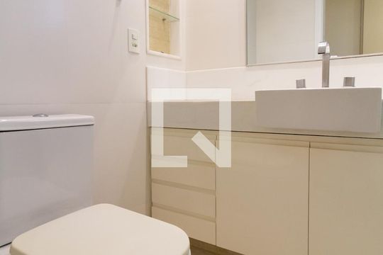 Detalhe do banheiro da suíte 1 de apartamento para alugar com 2 quartos, 96m² em Lagoa, Rio de Janeiro