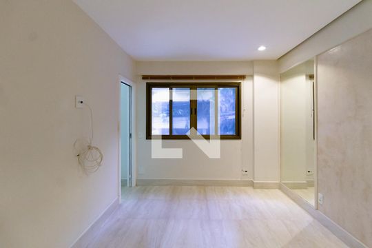 Detalhe da suíte 1 de apartamento para alugar com 2 quartos, 96m² em Lagoa, Rio de Janeiro
