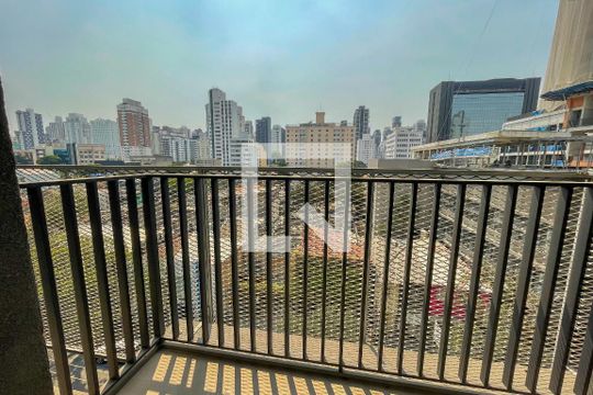 Varanda de kitnet/studio à venda com 1 quarto, 35m² em Pinheiros, São Paulo