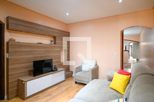 Casa à venda com 3 quartos, 216m² em Vila Liviero, São Paulo