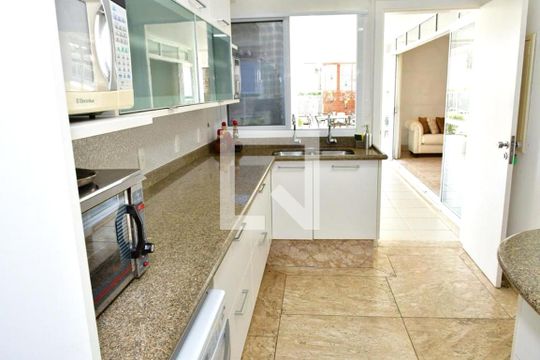 Casa à venda com 4 quartos, 1170m² em Jardim santa teresa, Jundiaí
