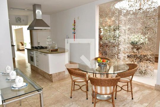 Casa à venda com 4 quartos, 1170m² em Jardim santa teresa, Jundiaí