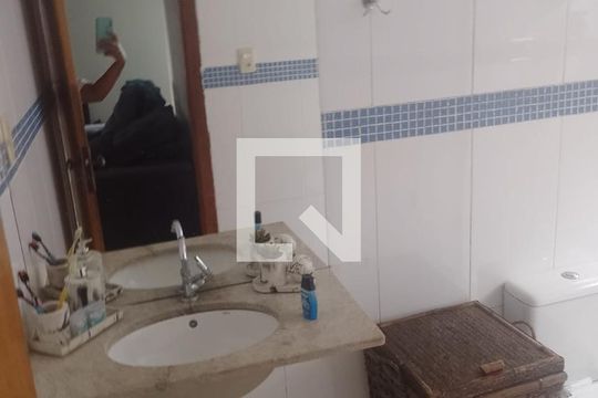 Banheiro  de apartamento à venda com 2 quartos, 100m² em Eldorado, Contagem