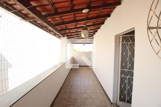 Varanda  de casa à venda com 5 quartos, 350m² em Coqueiros, Belo Horizonte