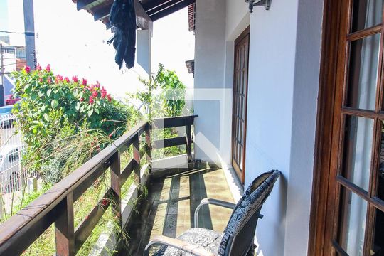 Sacada da Sala 1 de casa à venda com 3 quartos, 350m² em Partenon, Porto Alegre