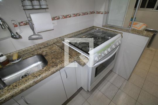 Cozinha de apartamento à venda com 3 quartos, 76m² em Vila Amalia (zona Norte), São Paulo