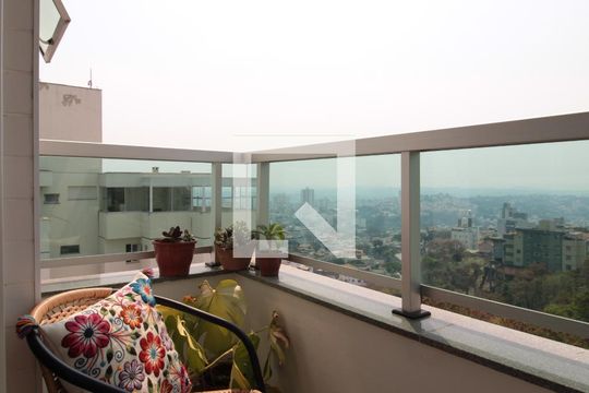 Varanda da Sala de Estar de apartamento para alugar com 3 quartos, 140m² em Ouro Preto, Belo Horizonte