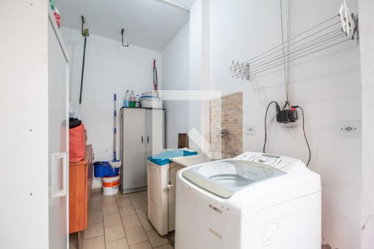 Área de Serviço (Casa 1) de casa à venda com 4 quartos, 192m² em Centro, Osasco