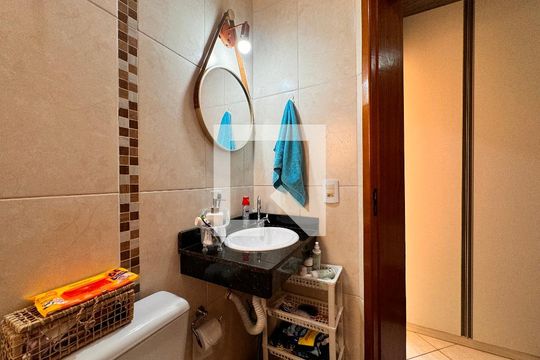Banheiro da Suíte de apartamento à venda com 2 quartos, 54m² em Parque das Nações, Santo André