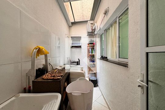 Lavanderia de apartamento à venda com 2 quartos, 54m² em Parque das Nações, Santo André