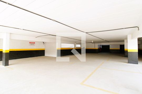 Garagem de apartamento para alugar com 1 quarto, 46m² em Tremembé, São Paulo