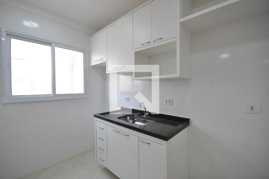 Cozinha de apartamento para alugar com 1 quarto, 46m² em Tremembé, São Paulo