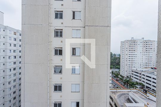 Vista Quarto 2 de apartamento para alugar com 2 quartos, 44m² em Jardim Íris, São Paulo