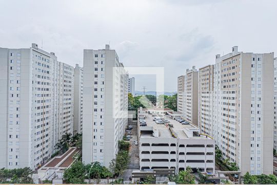 Vista Sala de apartamento para alugar com 2 quartos, 44m² em Jardim Íris, São Paulo