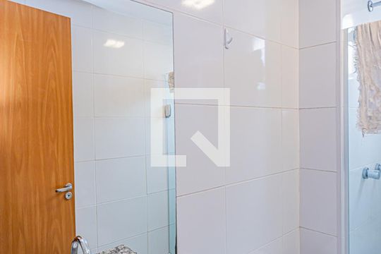Banheiro de apartamento para alugar com 2 quartos, 44m² em Jardim Íris, São Paulo