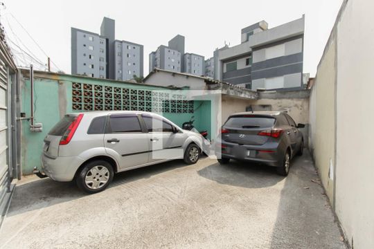 Garagem de casa para alugar com 2 quartos, 48m² em Jardim Norma, São Paulo