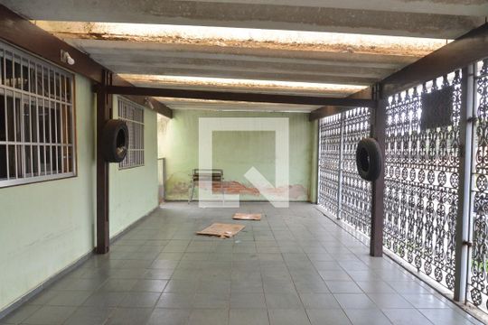 Garagem de casa à venda com 2 quartos, 220m² em Jardim Santo Alberto, Santo André