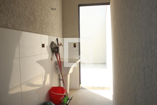 Lavanderia de casa à venda com 3 quartos, 131m² em Jardim Vila Galvao, Guarulhos
