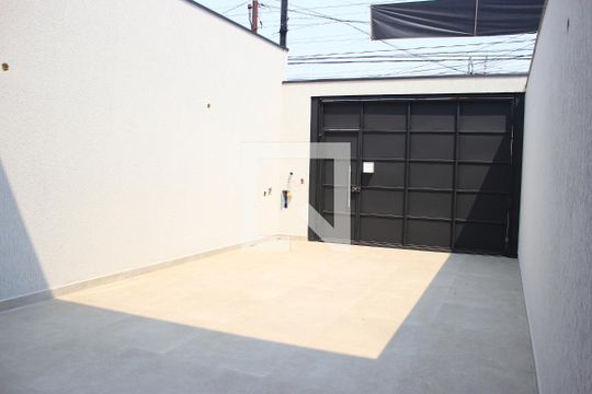 Garagem de casa à venda com 3 quartos, 131m² em Jardim Vila Galvao, Guarulhos