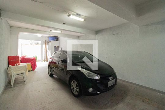Garagem de casa à venda com 3 quartos, 198m² em Cambuci, São Paulo