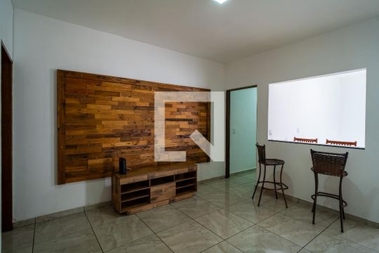 Casa para alugar com 3 quartos, 150m² em Lopes de Oliveira, Sorocaba