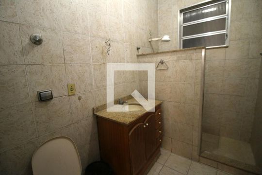 Banheiro de casa à venda com 2 quartos, 80m² em Jardim América, Rio de Janeiro