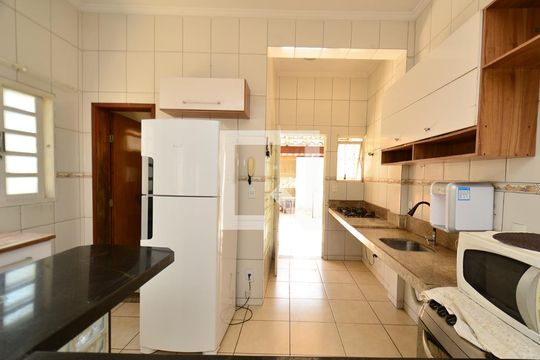 Cozinha de casa à venda com 3 quartos, 183m² em Goiânia, Belo Horizonte