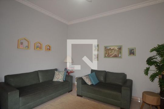 Sala de casa à venda com 4 quartos, 165m² em Irajá, Rio de Janeiro