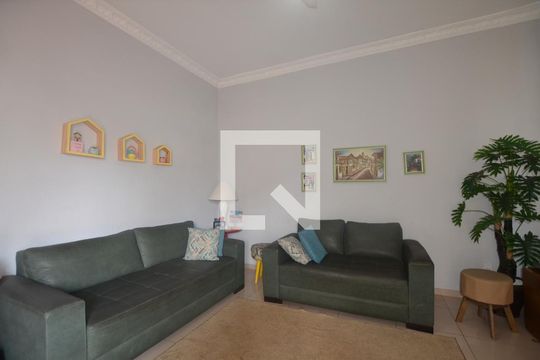Sala de casa à venda com 4 quartos, 165m² em Irajá, Rio de Janeiro
