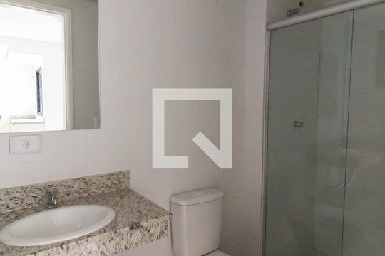 Banheiro de kitnet/studio para alugar com 1 quarto, 28m² em Mooca, São Paulo