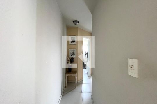 Corredor de apartamento à venda com 2 quartos, 67m² em Vila Guarani (zona Sul), São Paulo