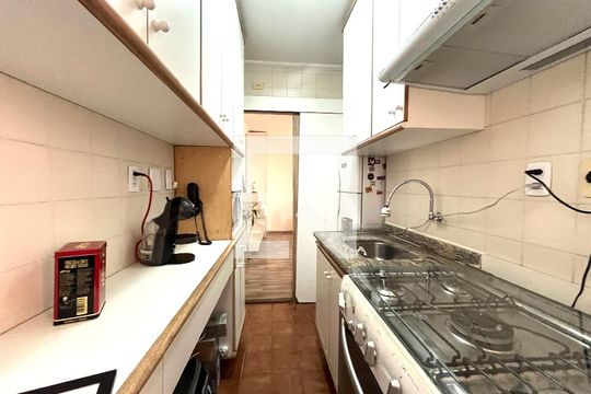 Cozinha  de apartamento à venda com 1 quarto, 47m² em Vila Guarani, São Paulo