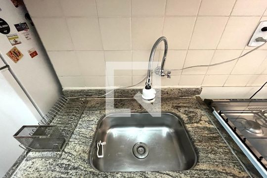 Cozinha  de apartamento à venda com 1 quarto, 47m² em Vila Guarani, São Paulo