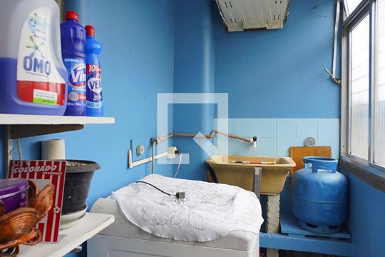 Cozinha e Área de Serviço de apartamento à venda com 2 quartos, 64m² em Rubem Berta, Porto Alegre