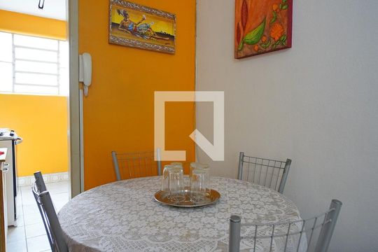 Sala de apartamento à venda com 2 quartos, 64m² em Rubem Berta, Porto Alegre