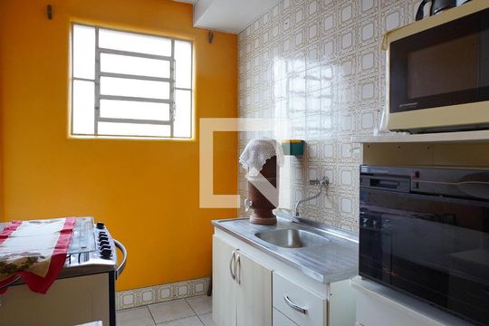 Cozinha de apartamento à venda com 2 quartos, 64m² em Rubem Berta, Porto Alegre