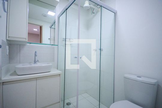 Banheiro  de apartamento para alugar com 1 quarto, 34m² em Vila Nair, São Paulo