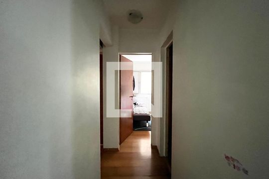 Corredor de apartamento à venda com 3 quartos, 83m² em Vila Parque Jabaquara, São Paulo