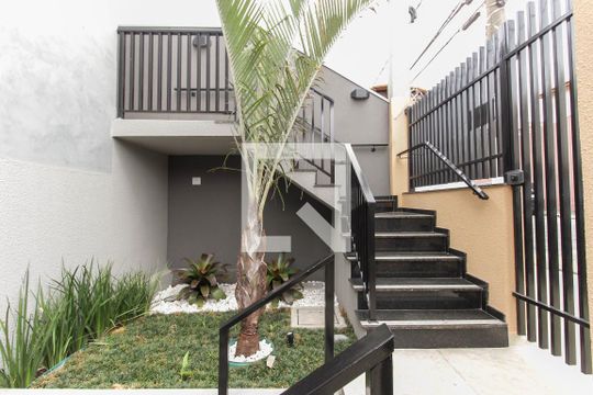 Entrada de casa de condomínio para alugar com 2 quartos, 72m² em Vila Rosaria, São Paulo
