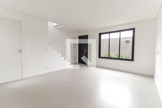 Casa de Condomínio para alugar com 2 quartos, 72m² em Vila Rosaria, São Paulo